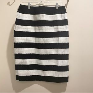 Express black and white midi skirt size L
